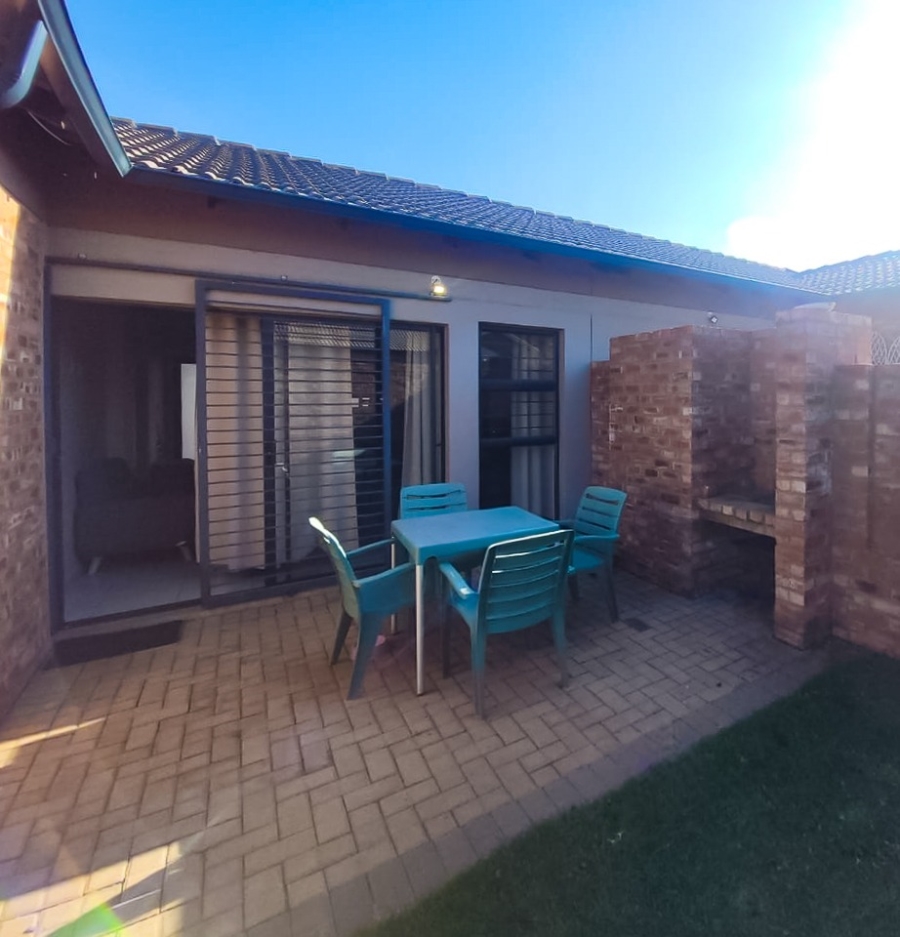 2 Bedroom Property for Sale in Van Der Hoff Park North West